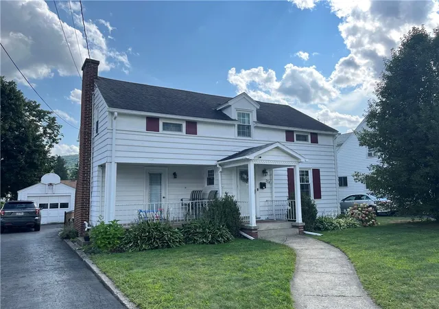 Photo 3 of Single family home for sale at 224 Onondaga St, Corning, NY 14830 | MLS# R1713892 | Listing updated on 2026-09-12