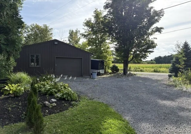 Photo 2 of Single family home for sale at 1874 Willowdale Rd, Skaneateles, NY 13152 | MLS# S1713464 | Listing updated on 2026-09-11