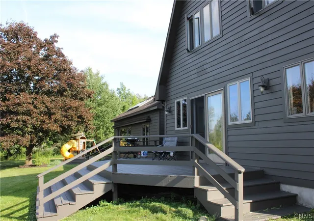 Photo 3 of Single family home for sale at 1874 Willowdale Rd, Skaneateles, NY 13152 | MLS# S1713464 | Listing updated on 2026-09-11