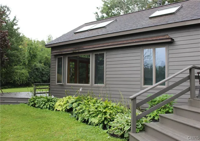 Photo 4 of Single family home for sale at 1874 Willowdale Rd, Skaneateles, NY 13152 | MLS# S1713464 | Listing updated on 2026-09-11