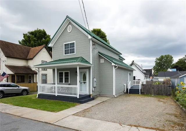 Photo 3 of Single family home for sale at 104 Superior St, Watertown, NY 13601 | MLS# S1713895 | Listing updated on 2026-09-11