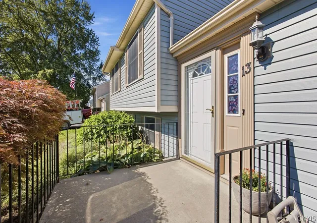 Photo 3 of Single family home for sale at 13 Inglesid Ln, Liverpool, NY 13090 | MLS# S1713456 | Listing updated on 2026-09-11