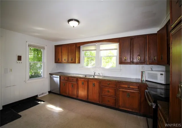 Photo 3 of Single family home for sale at 4801 N Bailey Ave, Buffalo, NY 14226 | MLS# B1713510 | Listing updated on 2026-09-11