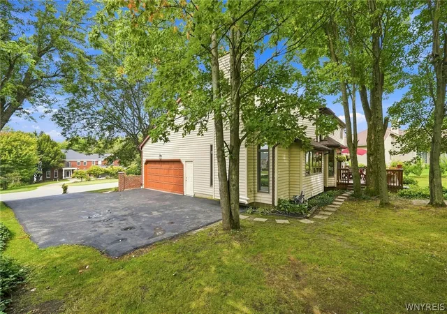 Photo 4 of Single family home for sale at 160 Fox Meadow Ln, Orchard Park, NY 14127 | MLS# B1711185 | Listing updated on 2026-09-11