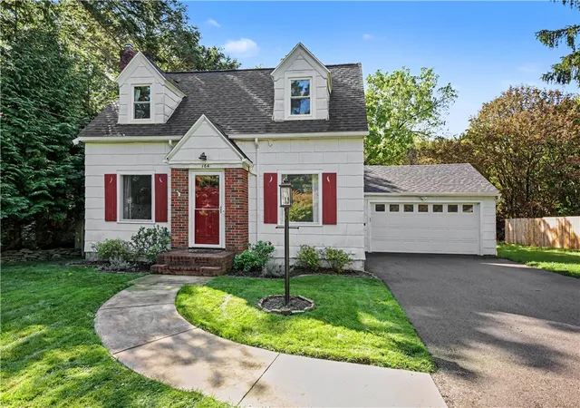 Photo 1 of Single family home for sale at 184 Pinewood, Rochester, NY 14617 | MLS# R1713633 | Listing updated on 2026-09-13