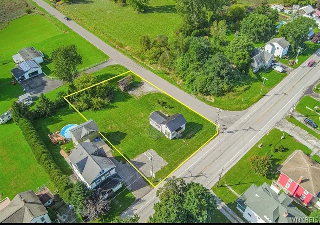 Photo 3 of Single family home for sale at 9266 Ridge Rd, Middleport, NY 14105 | MLS# B1713760 | Listing updated on 2026-09-11