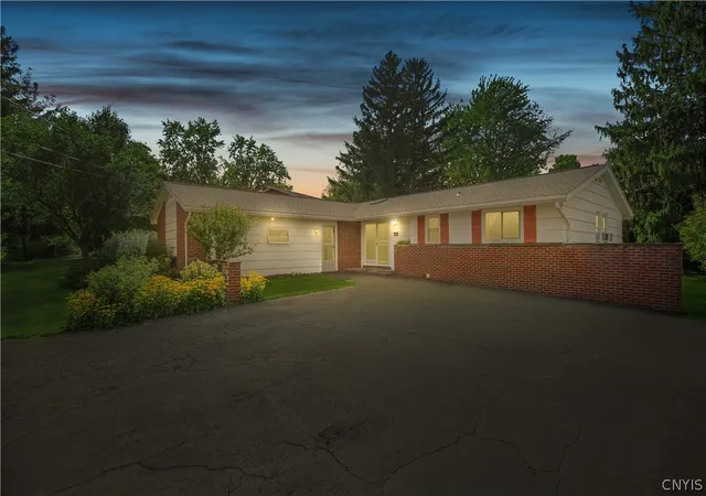 Photo 1 of Single family home for sale at 5239 Jamesville Rd, Syracuse, NY 13214 | MLS# S1712720 | Listing updated on 2026-09-14