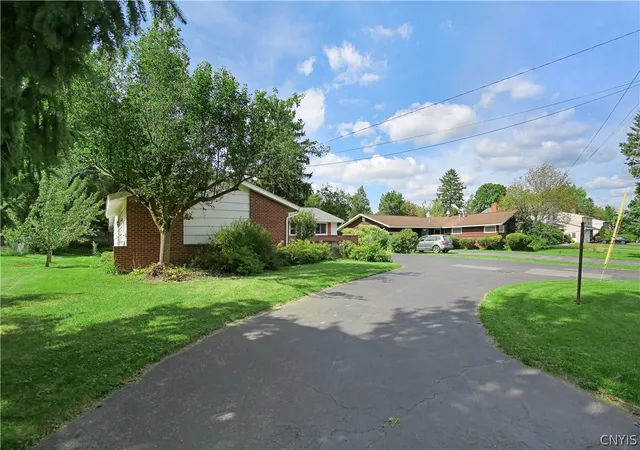 Photo 3 of Single family home for sale at 5239 Jamesville Rd, Syracuse, NY 13214 | MLS# S1712720 | Listing updated on 2026-09-14