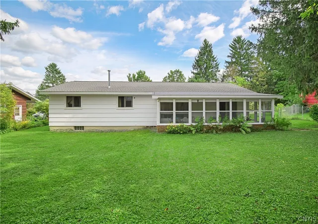 Photo 4 of Single family home for sale at 5239 Jamesville Rd, Syracuse, NY 13214 | MLS# S1712720 | Listing updated on 2026-09-14