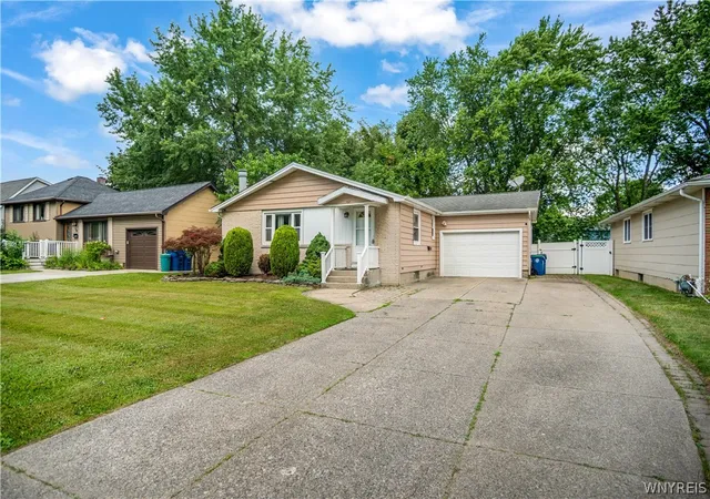 Photo 2 of Single family home for sale at 82 Bucyrus Dr, Buffalo, NY 14228 | MLS# B1714042 | Listing updated on 2026-09-11