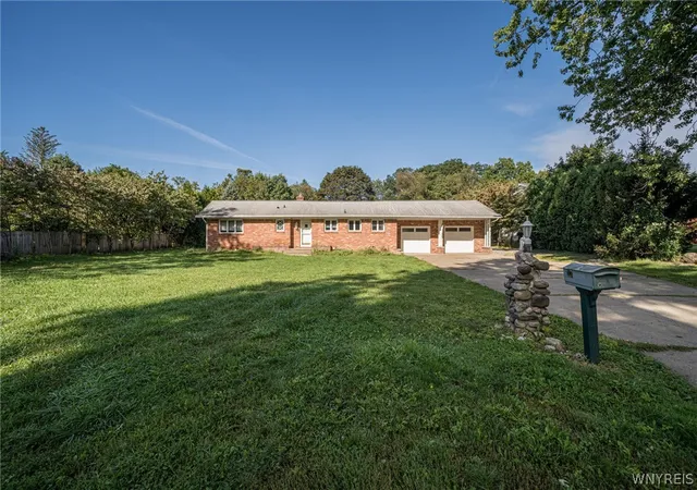 Photo 1 of Single family home for sale at 27 Woodview Dr, Orchard Park, NY 14127 | MLS# B1713700 | Listing updated on 2026-09-11