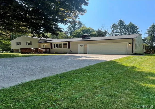 Photo 2 of Single family home for sale at 129 Knoll Wood Cir, Ava, NY 13303 | MLS# S1712227 | Listing updated on 2026-09-11