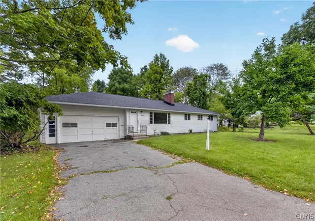 Photo 3 of Single family home for sale at 2601 E Colvin St, Syracuse, NY 13224 | MLS# S1713680 | Listing updated on 2026-09-16