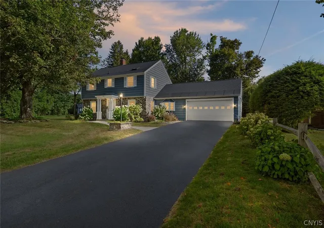 Photo 3 of Single family home for sale at 702 Walnut St, Rome, NY 13440 | MLS# S1713507 | Listing updated on 2026-09-11