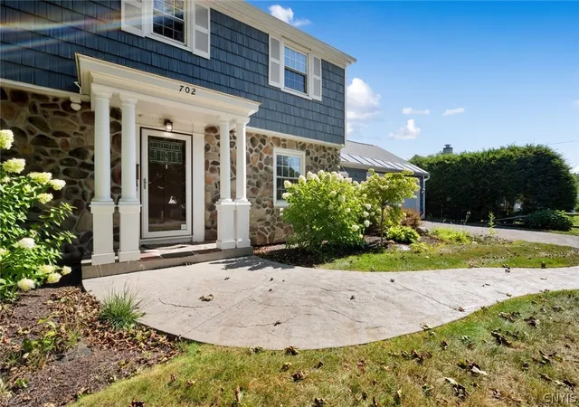 Photo 3 of Single family home for sale at 702 Walnut St, Rome, NY 13440 | MLS# S1713507 | Listing updated on 2026-09-11