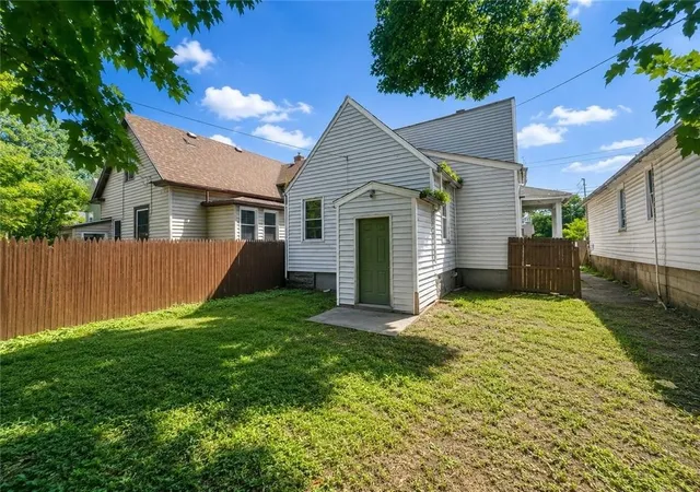 Photo 3 of Multi family home for sale at 101 Thomas St, Rochester, NY 14621 | MLS# R1714101 | Listing updated on 2026-09-11