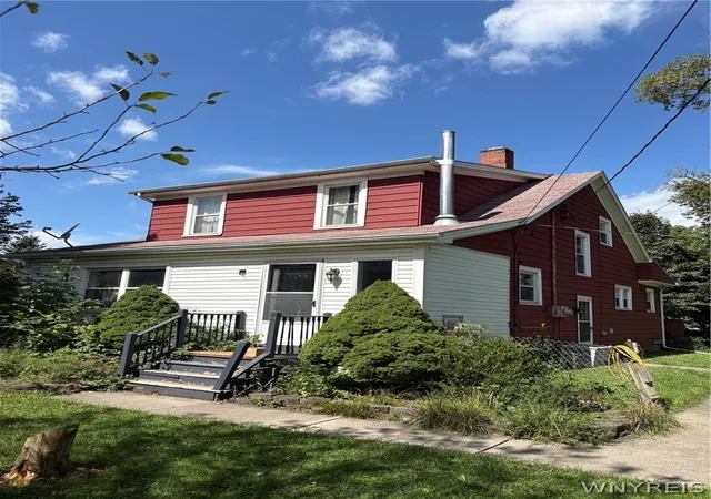 Photo 2 of Single family home for sale at 6910 W Britton Dr, Niagara Falls, NY 14305 | MLS# B1714118 | Listing updated on 2026-09-11