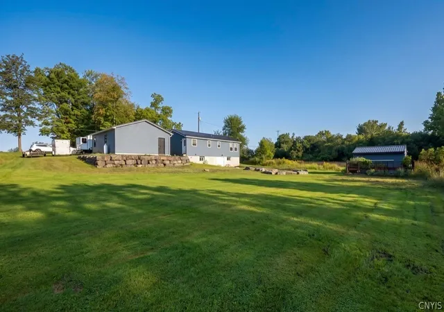 Photo 4 of Single family home for sale at 6948 N Division St Rd, Auburn, NY 13021 | MLS# S1713588 | Listing updated on 2026-09-14