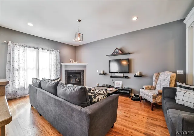 Listing Photo 5 - Condo for sale in building located at 54 Park Ln Ct, Buffalo, NY 14221