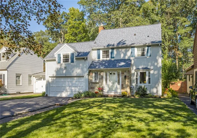 Photo 4 of Single family home for sale at 287 Winona Blvd, Rochester, NY 14617 | MLS# R1713903 | Listing updated on 2026-09-14