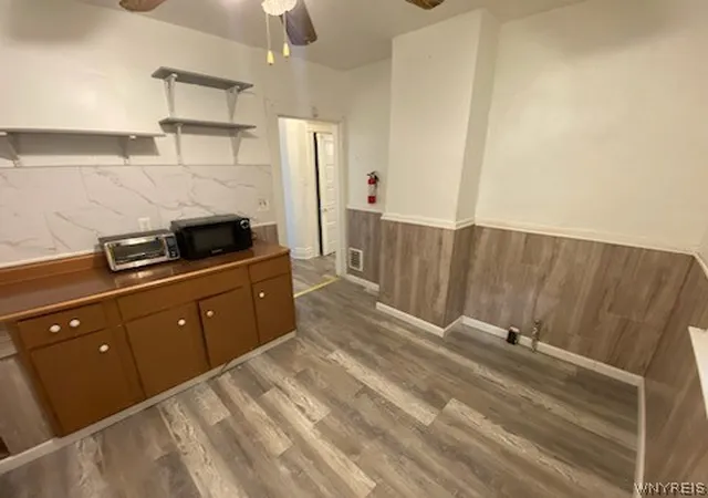 Photo 3 of Multi family home for sale at 709 Townsend Pl, Niagara Falls, NY 14301 | MLS# B1714086 | Listing updated on 2026-09-11