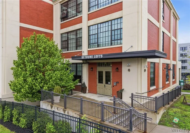 Photo 3 of Condo for sale at 2917 Main St, Buffalo, NY 14214 | MLS# B1713712 | Listing updated on 2026-09-11