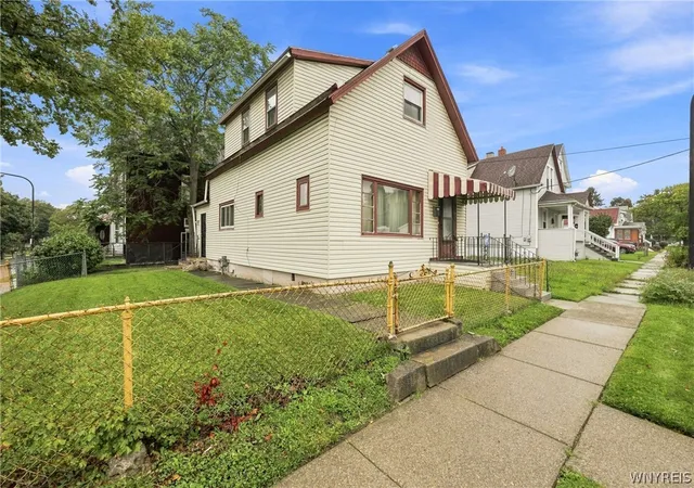 Photo 2 of Single family home for sale at 4 Regina Pl, Buffalo, NY 14208 | MLS# B1713937 | Listing updated on 2026-09-11