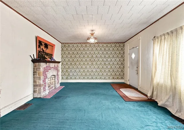 Photo 4 of Single family home for sale at 4 Regina Pl, Buffalo, NY 14208 | MLS# B1713937 | Listing updated on 2026-09-11