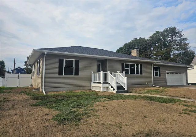 Photo 1 of Single family home for sale at 220 Crete Ave, Elmira, NY 14901 | MLS# R1713867 | Listing updated on 2026-09-11