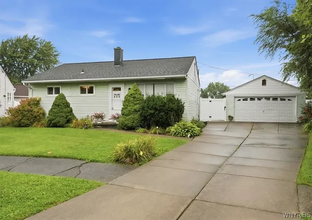 Photo 1 of Single family home for sale at 35 Coronet Dr, Tonawanda, NY 14150 | MLS# B1712594 | Listing updated on 2026-09-11