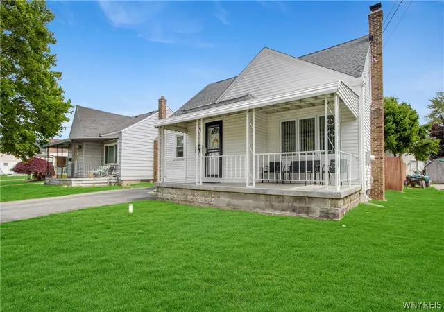 Photo 3 of Single family home for sale at 138 Burlington Ave, Depew, NY 14043 | MLS# B1714182 | Listing updated on 2026-09-11