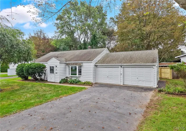 Photo 1 of Single family home for sale at 8 Homeland Rd, Syracuse, NY 13212 | MLS# S1713089 | Listing updated on 2026-09-12