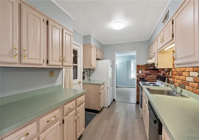 Photo 4 of Single family home for sale at 8 Homeland Rd, Syracuse, NY 13212 | MLS# S1713089 | Listing updated on 2026-09-12