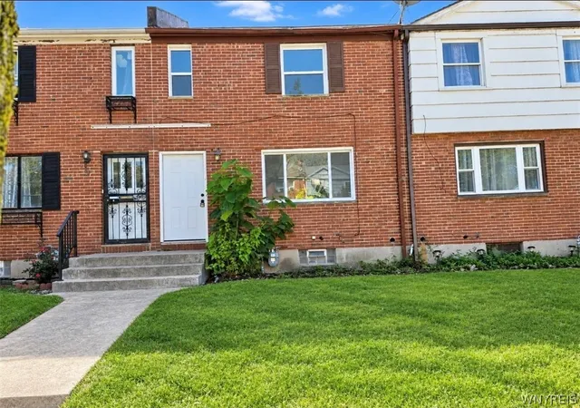 Single family home for sale at 7 Bennett Village, Buffalo, NY 14214 | MLS# B1714220