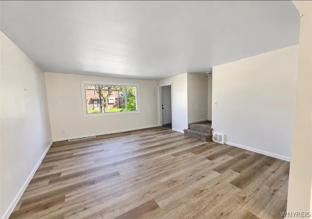 Photo 2 of Single family home for sale at 7 Bennett Village, Buffalo, NY 14214 | MLS# B1714220 | Listing updated on 2026-09-12