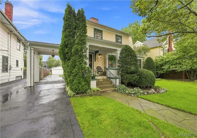 Photo 3 of Single family home for sale at 373 Woodbridge Ave, Buffalo, NY 14214 | MLS# B1714125 | Listing updated on 2026-09-12