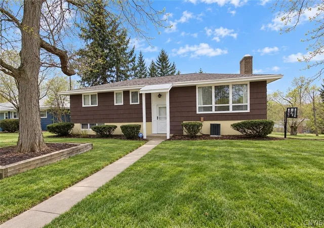 Photo 1 of Single family home for sale at 1500 Salt Springs Rd, Syracuse, NY 13214 | MLS# S1714231 | Listing updated on 2026-09-12