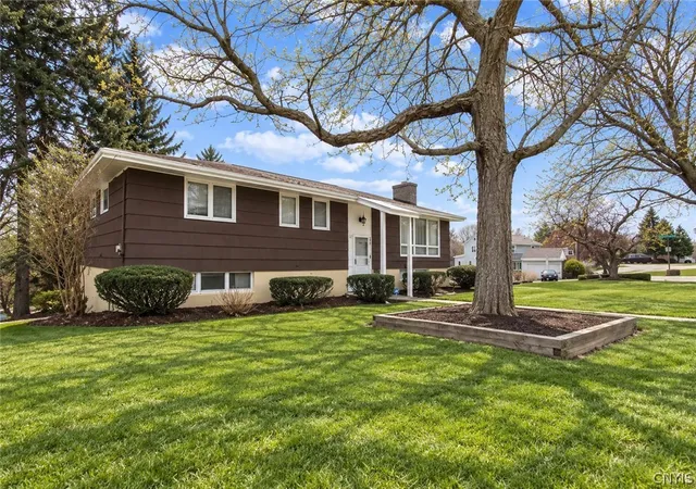 Photo 2 of Single family home for sale at 1500 Salt Springs Rd, Syracuse, NY 13214 | MLS# S1714231 | Listing updated on 2026-09-12