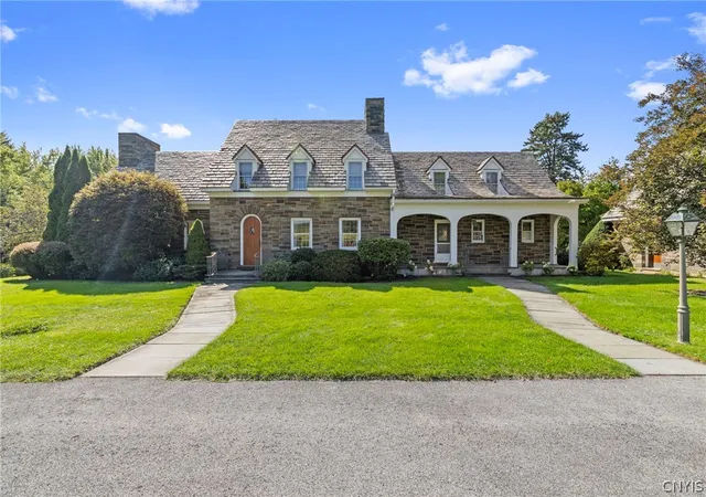 Photo 2 of Single family home for sale at 3313 E Lake Rd, Skaneateles, NY 13152 | MLS# S1714196 | Listing updated on 2026-09-13