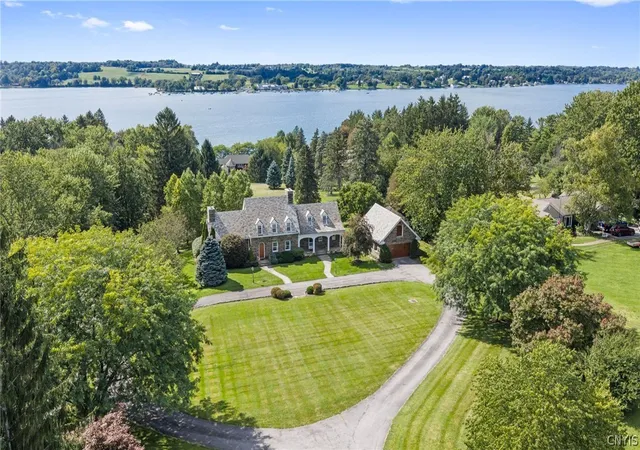 Photo 3 of Single family home for sale at 3313 E Lake Rd, Skaneateles, NY 13152 | MLS# S1714196 | Listing updated on 2026-09-13