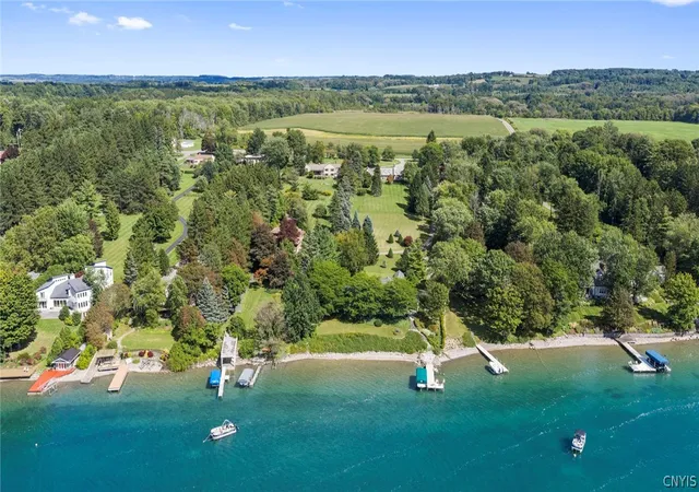 Photo 3 of Single family home for sale at 3313 E Lake Rd, Skaneateles, NY 13152 | MLS# S1714196 | Listing updated on 2026-09-13