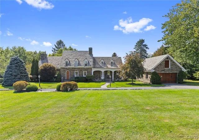 Photo 4 of Single family home for sale at 3313 E Lake Rd, Skaneateles, NY 13152 | MLS# S1714196 | Listing updated on 2026-09-13