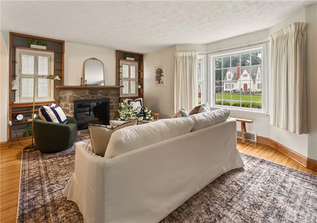 Photo 4 of Single family home for sale at 29 Brooklea Dr, Rochester, NY 14624 | MLS# R1712102 | Listing updated on 2026-09-13