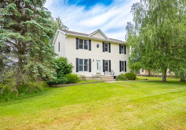 Single family home for sale at 281 Dewey St, Churchville, NY 14428 | MLS# R1714444