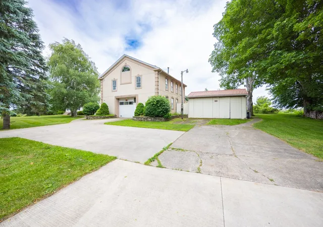 Photo 4 of Single family home for sale at 281 Dewey St, Churchville, NY 14428 | MLS# R1714444 | Listing updated on 2026-09-14