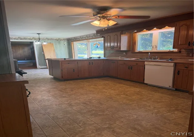Photo 4 of Single family home for sale at 232 Gordon Ave, Sherrill, NY 13461 | MLS# S1714417 | Listing updated on 2026-09-14