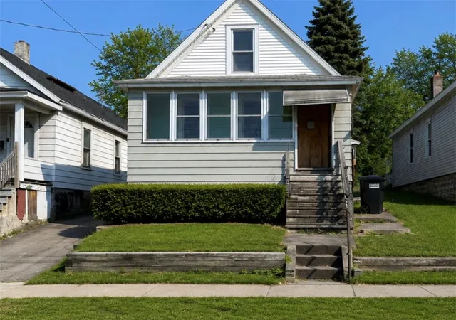 Photo 1 of Single family home for sale at 1421 Burnet Ave, Syracuse, NY 13206 | MLS# R1714450 | Listing updated on 2026-09-14