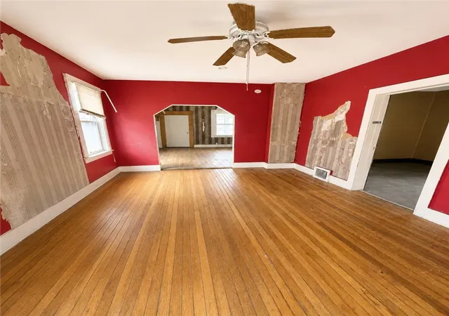 Photo 4 of Single family home for sale at 1421 Burnet Ave, Syracuse, NY 13206 | MLS# R1714450 | Listing updated on 2026-09-14