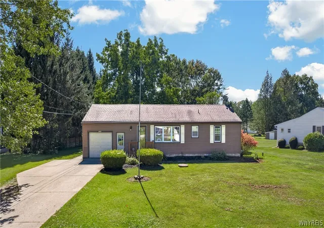 Photo 1 of Single family home for sale at 7284 Woodland Dr, Hamburg, NY 14075 | MLS# B1714230 | Listing updated on 2026-09-14