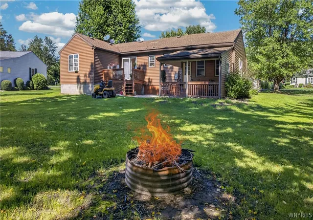 Photo 3 of Single family home for sale at 7284 Woodland Dr, Hamburg, NY 14075 | MLS# B1714230 | Listing updated on 2026-09-14